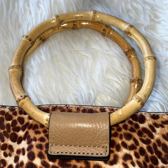 NWOT Vince Camuto Iggy Circle Handle Crossbody Natural Leopard - Picture 5 of 14